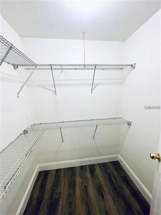 For Sale: $109,000 (1 beds, 1 baths, 660 Square Feet)