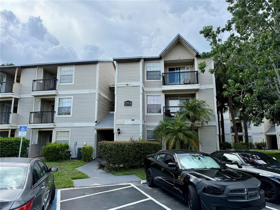 For Sale: $109,000 (1 beds, 1 baths, 660 Square Feet)
