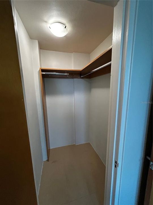 For Rent: $1,350 (1 beds, 1 baths, 550 Square Feet)