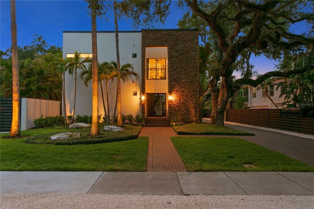 En Venta: $3,199,000 (6 camas, 3 baños, 4551 Pies cuadrados)