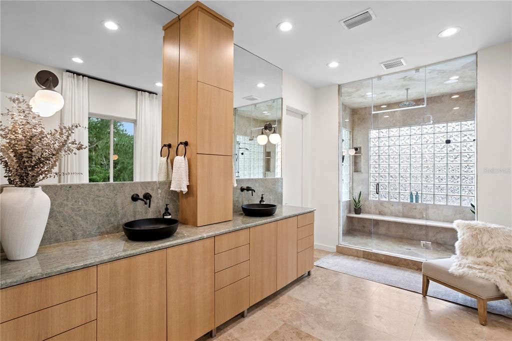 En Venta: $3,199,000 (6 camas, 3 baños, 4551 Pies cuadrados)