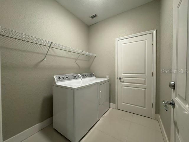 For Sale: $365,000 (3 beds, 2 baths, 2010 Square Feet)