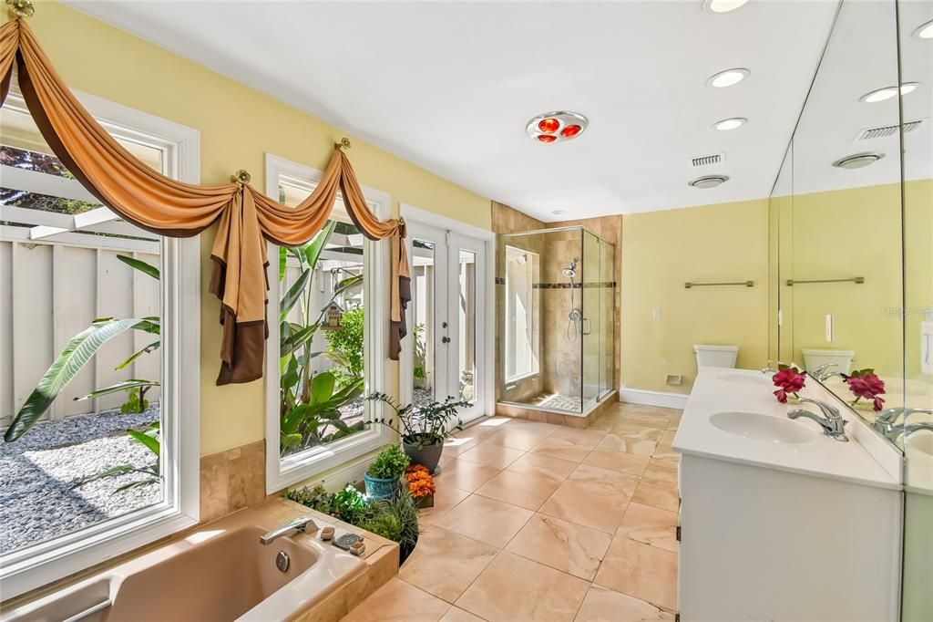 Под контрактом: $995,000 (4 спален, 4 ванн, 4573 Квадратных фут)