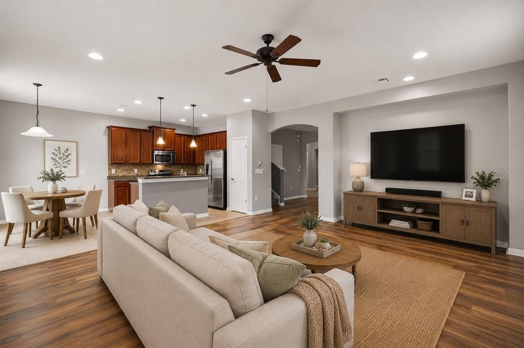 En Venta: $339,900 (3 camas, 2 baños, 2375 Pies cuadrados)