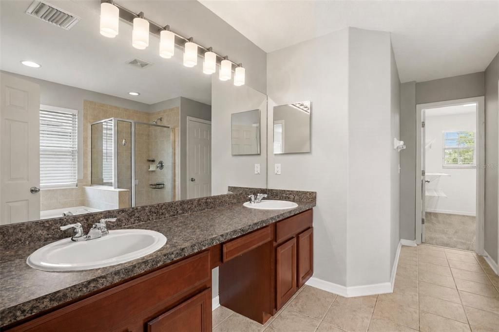 En Venta: $339,900 (3 camas, 2 baños, 2375 Pies cuadrados)