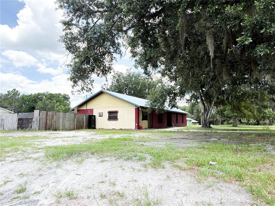 For Sale: $250,000 (4 beds, 2 baths, 1698 Square Feet)