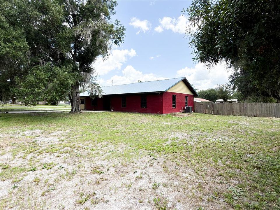For Sale: $250,000 (4 beds, 2 baths, 1698 Square Feet)