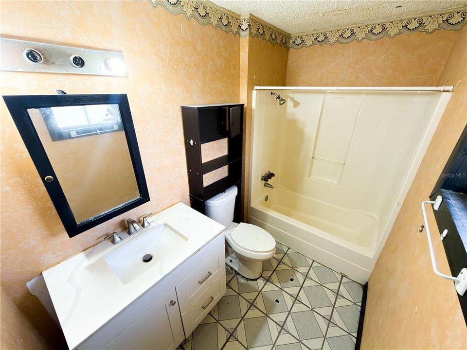 For Sale: $250,000 (4 beds, 2 baths, 1698 Square Feet)