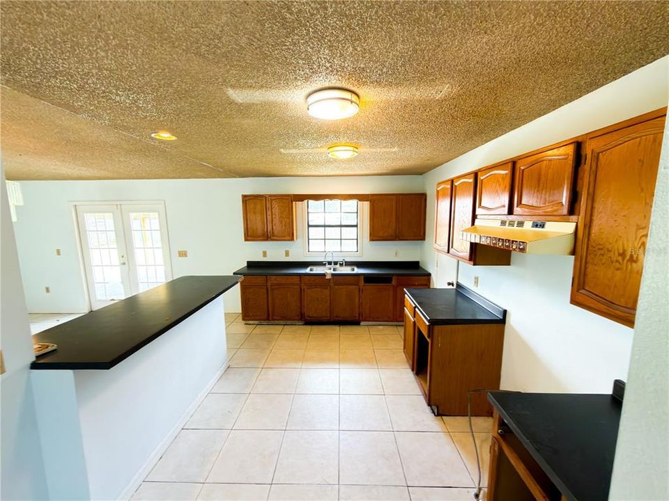 For Sale: $250,000 (4 beds, 2 baths, 1698 Square Feet)