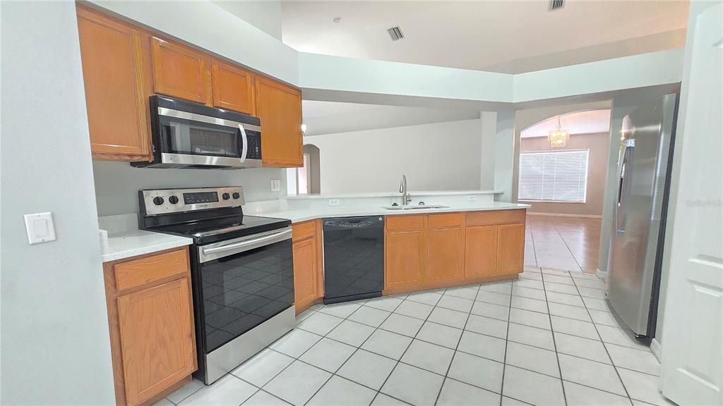 En Renta: $2,500 (4 camas, 3 baños, 1808 Pies cuadrados)