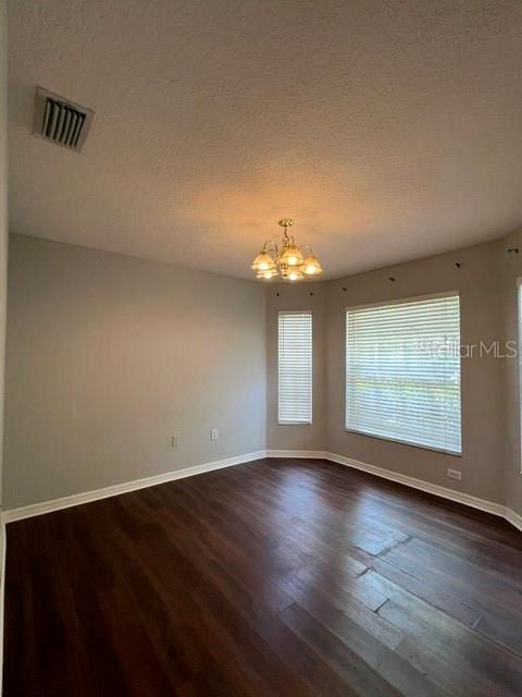 En Renta: $2,500 (4 camas, 3 baños, 1808 Pies cuadrados)