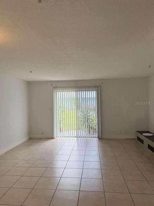 For Sale: $120,000 (1 beds, 1 baths, 588 Square Feet)