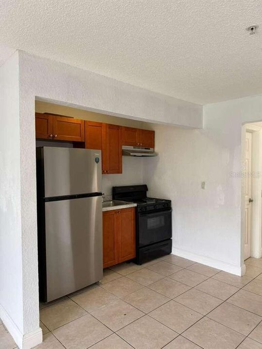 For Sale: $120,000 (1 beds, 1 baths, 588 Square Feet)