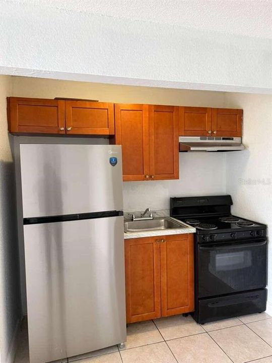 For Sale: $120,000 (1 beds, 1 baths, 588 Square Feet)