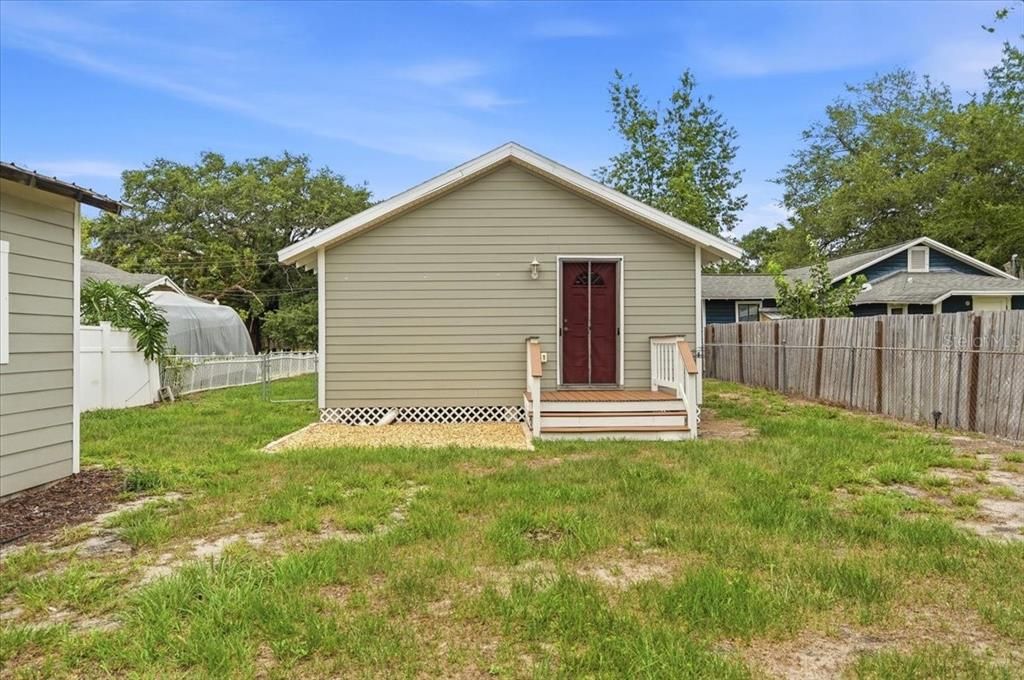 For Sale: $285,000 (3 beds, 2 baths, 1014.75 Square Feet)