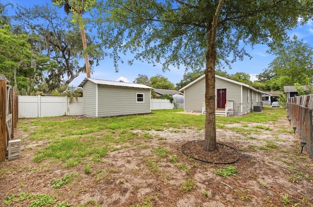 For Sale: $285,000 (3 beds, 2 baths, 1014.75 Square Feet)