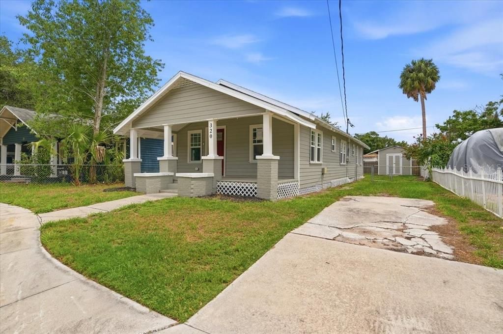 For Sale: $285,000 (3 beds, 2 baths, 1014.75 Square Feet)