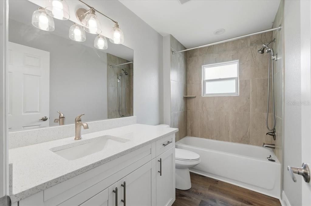 For Sale: $285,000 (3 beds, 2 baths, 1014.75 Square Feet)