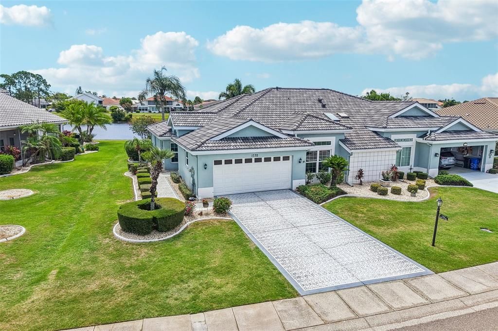 For Sale: $339,900 (2 beds, 2 baths, 1945 Square Feet)