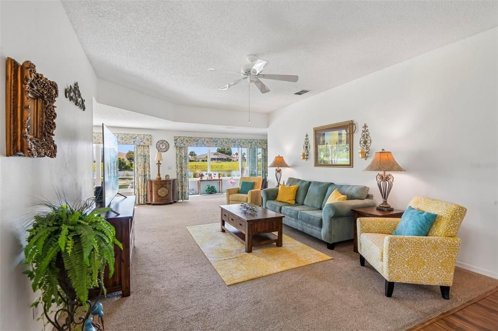 For Sale: $339,900 (2 beds, 2 baths, 1945 Square Feet)