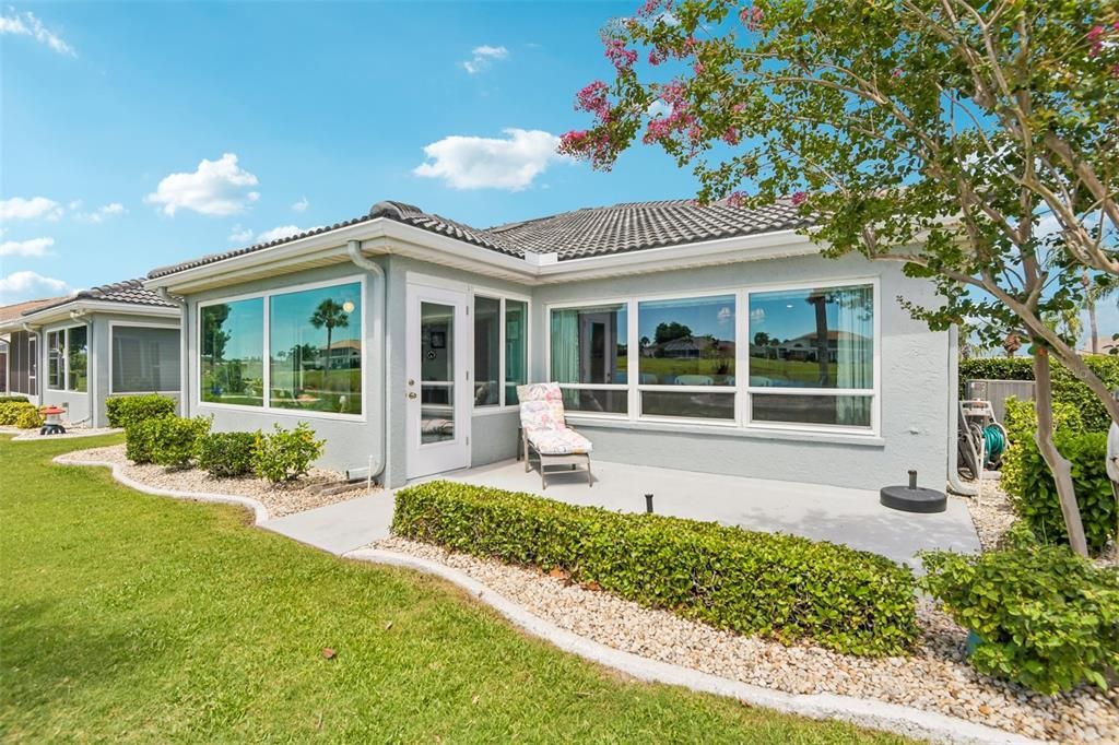 For Sale: $339,900 (2 beds, 2 baths, 1945 Square Feet)