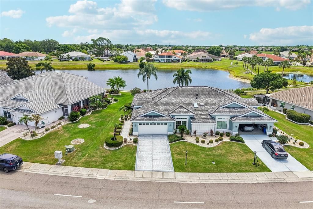For Sale: $339,900 (2 beds, 2 baths, 1945 Square Feet)