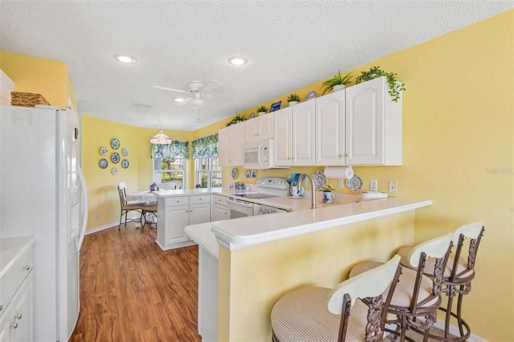 For Sale: $339,900 (2 beds, 2 baths, 1945 Square Feet)