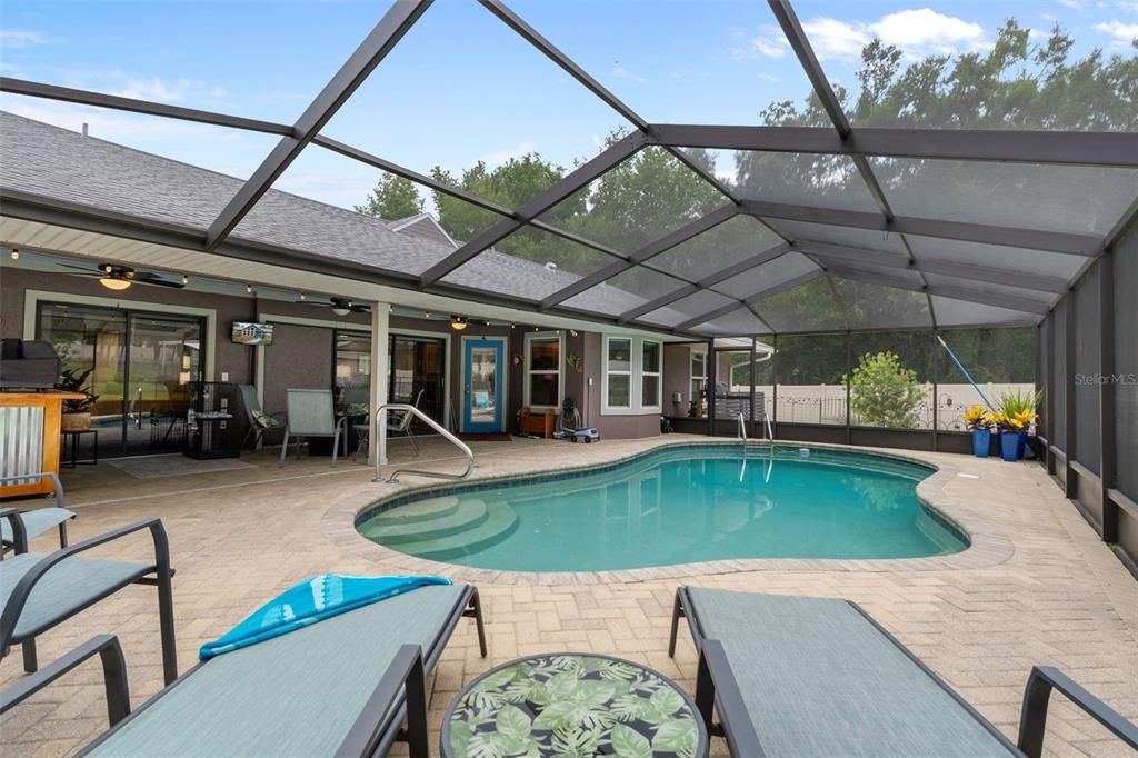For Sale: $485,000 (3 beds, 2 baths, 1668 Square Feet)