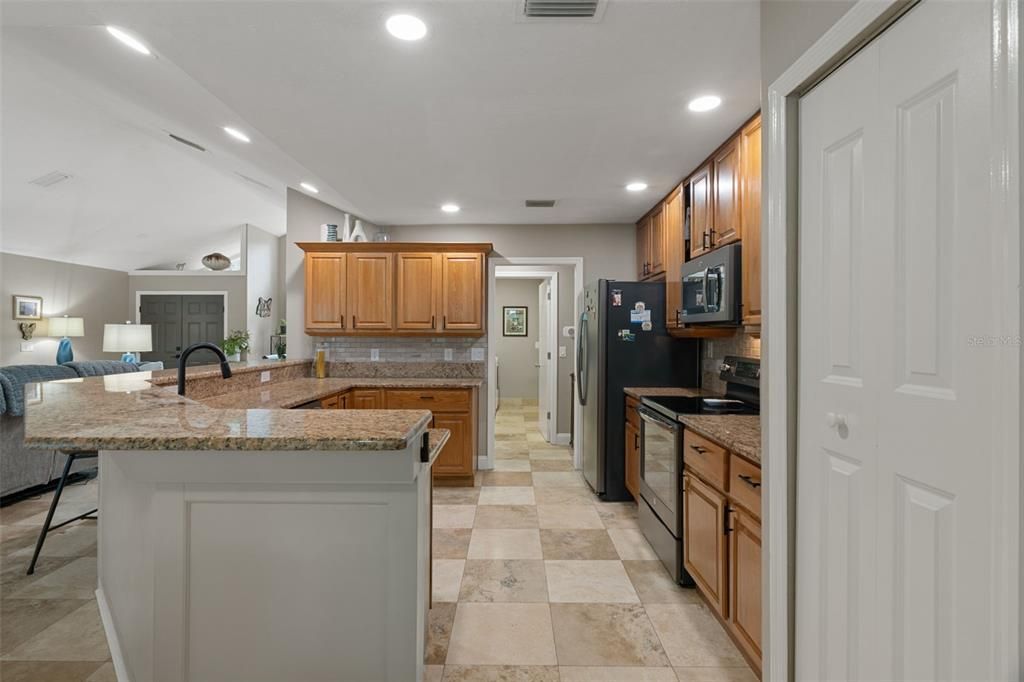 For Sale: $485,000 (3 beds, 2 baths, 1668 Square Feet)