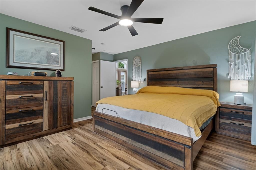 For Sale: $485,000 (3 beds, 2 baths, 1668 Square Feet)