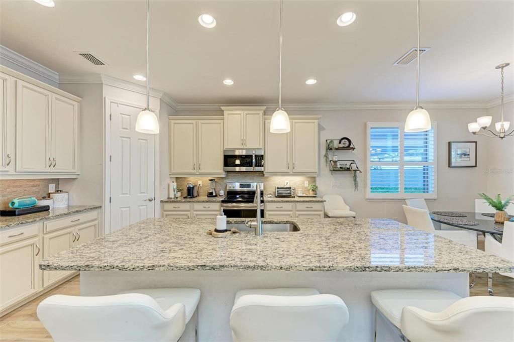 For Sale: $644,900 (3 beds, 2 baths, 1996 Square Feet)