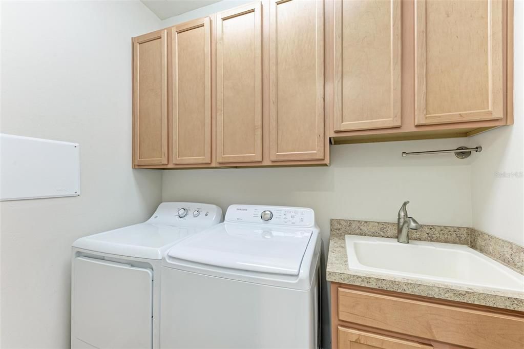 For Sale: $644,900 (3 beds, 2 baths, 1996 Square Feet)