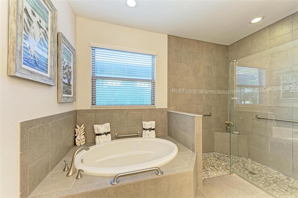 For Sale: $644,900 (3 beds, 2 baths, 1996 Square Feet)