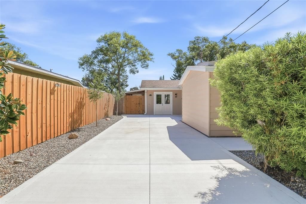 En Venta: $719,000 (4 camas, 0 baños, 2631 Pies cuadrados)