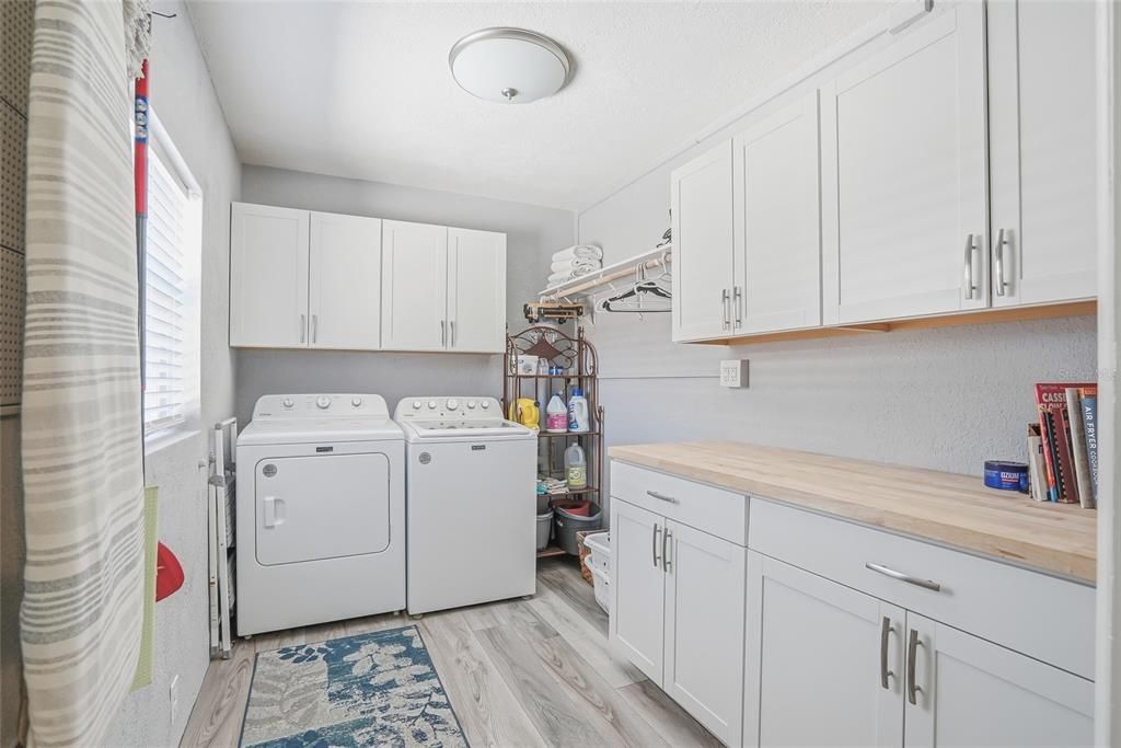 En Venta: $719,000 (4 camas, 0 baños, 2631 Pies cuadrados)