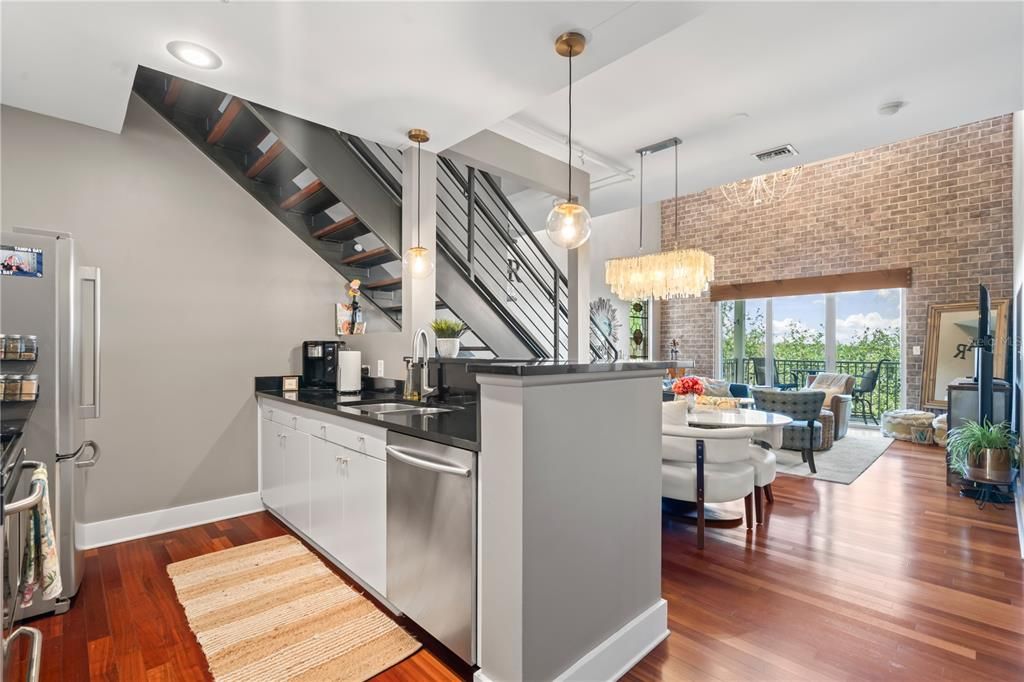 For Rent: $3,900 (2 beds, 2 baths, 1521 Square Feet)