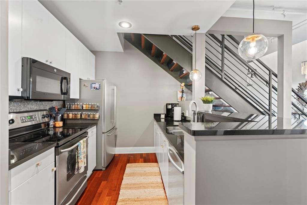 For Rent: $3,900 (2 beds, 2 baths, 1521 Square Feet)