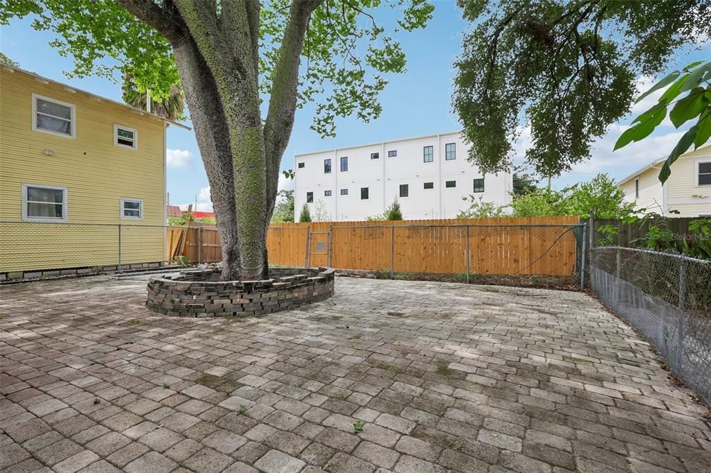 На продажу: $499,000 (5 спален, 4 ванн, 1957 Квадратных фут)