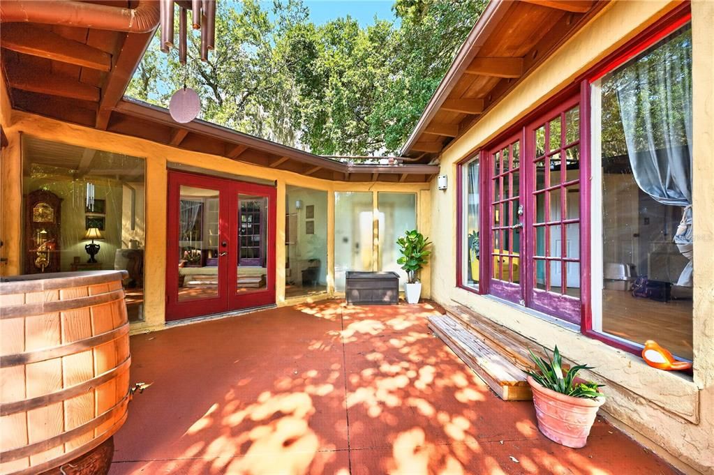 En Venta: $739,000 (4 camas, 2 baños, 2615 Pies cuadrados)
