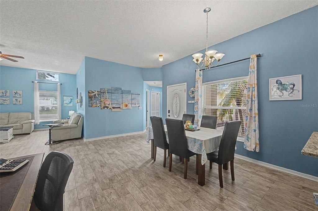 For Sale: $370,000 (3 beds, 2 baths, 1548 Square Feet)