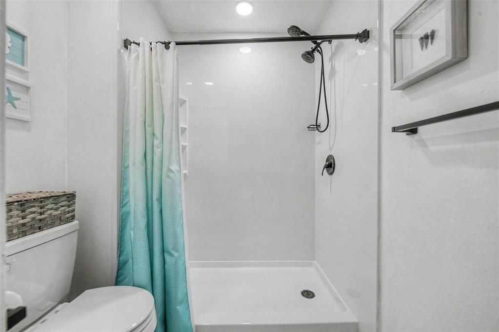 For Sale: $370,000 (3 beds, 2 baths, 1548 Square Feet)