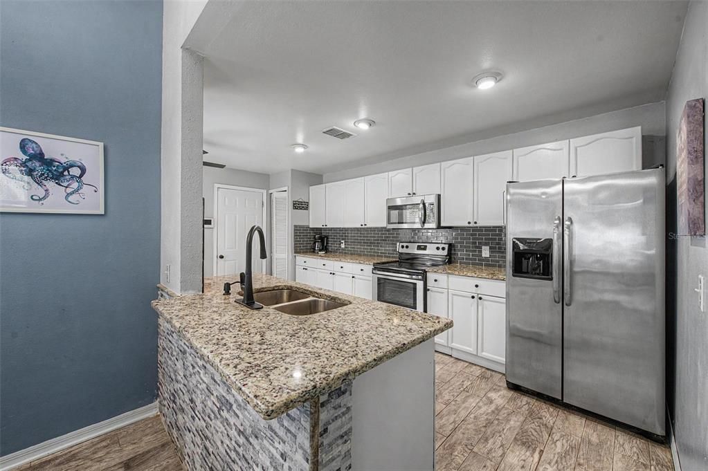 For Sale: $370,000 (3 beds, 2 baths, 1548 Square Feet)