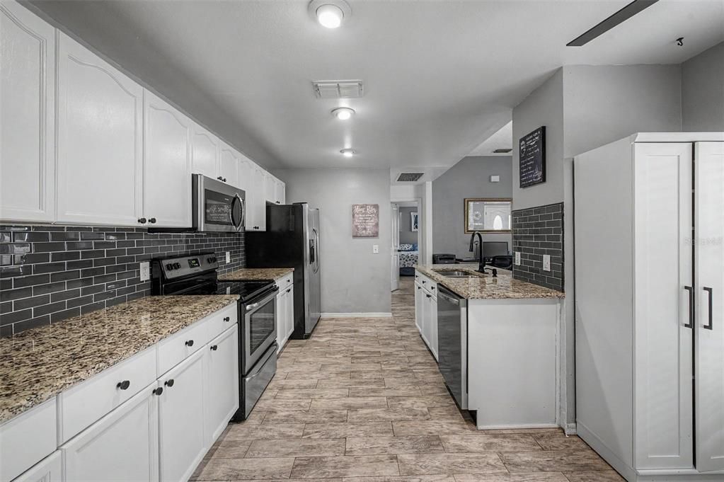 For Sale: $370,000 (3 beds, 2 baths, 1548 Square Feet)