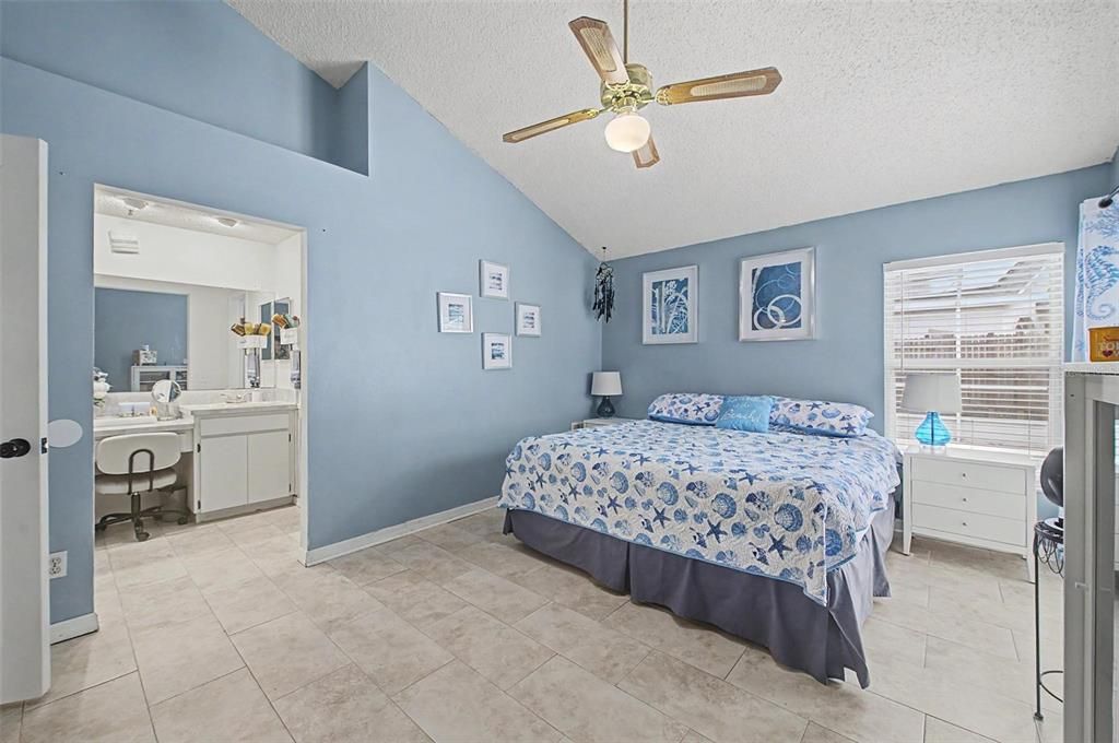 For Sale: $370,000 (3 beds, 2 baths, 1548 Square Feet)