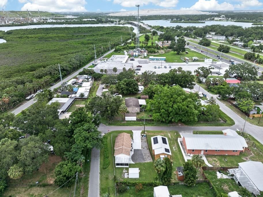На продажу: $225,000 (2 спален, 1 ванн, 824 Квадратных фут)