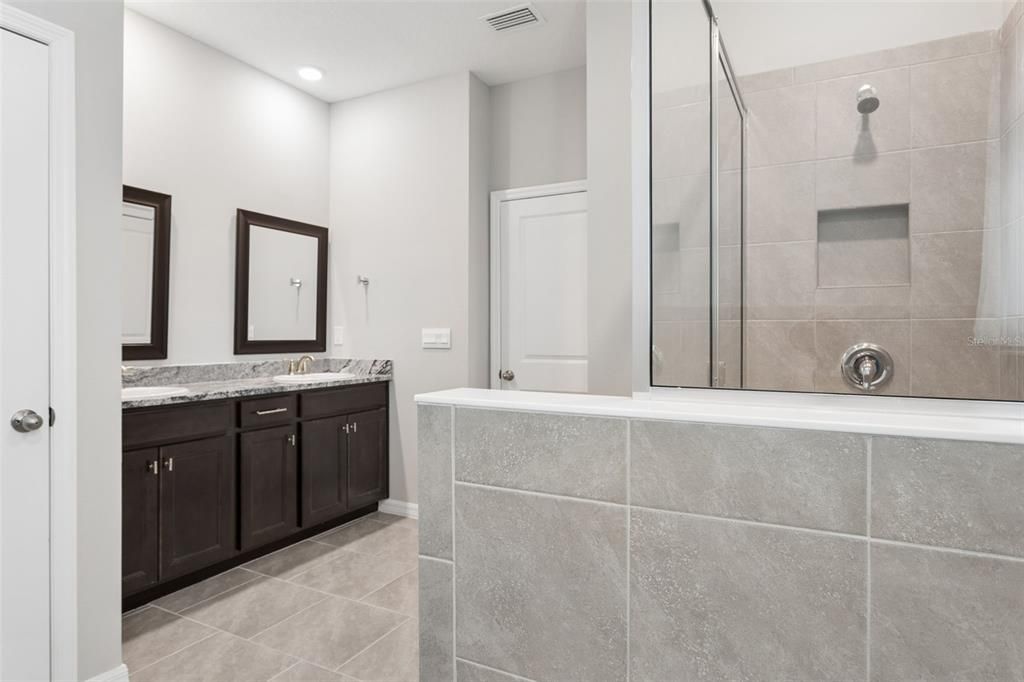 For Sale: $444,900 (4 beds, 2 baths, 2037 Square Feet)