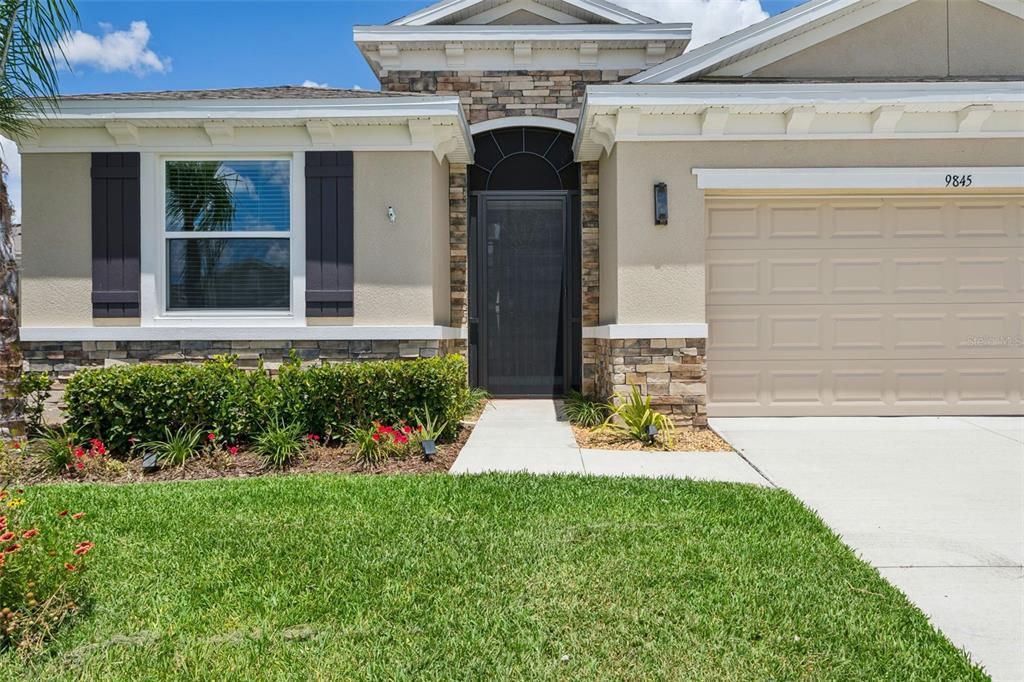 For Sale: $444,900 (4 beds, 2 baths, 2037 Square Feet)