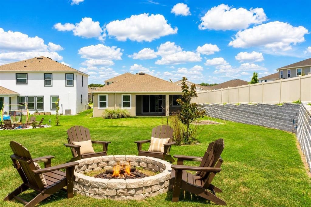 For Sale: $444,900 (4 beds, 2 baths, 2037 Square Feet)