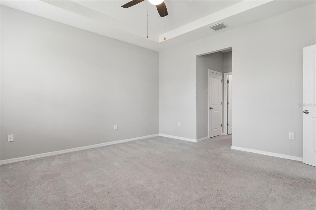 For Sale: $444,900 (4 beds, 2 baths, 2037 Square Feet)