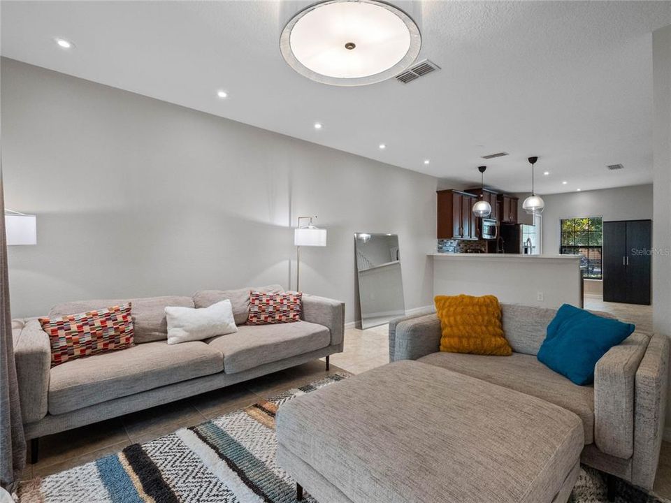 En Venta: $249,999 (2 camas, 2 baños, 1144 Pies cuadrados)